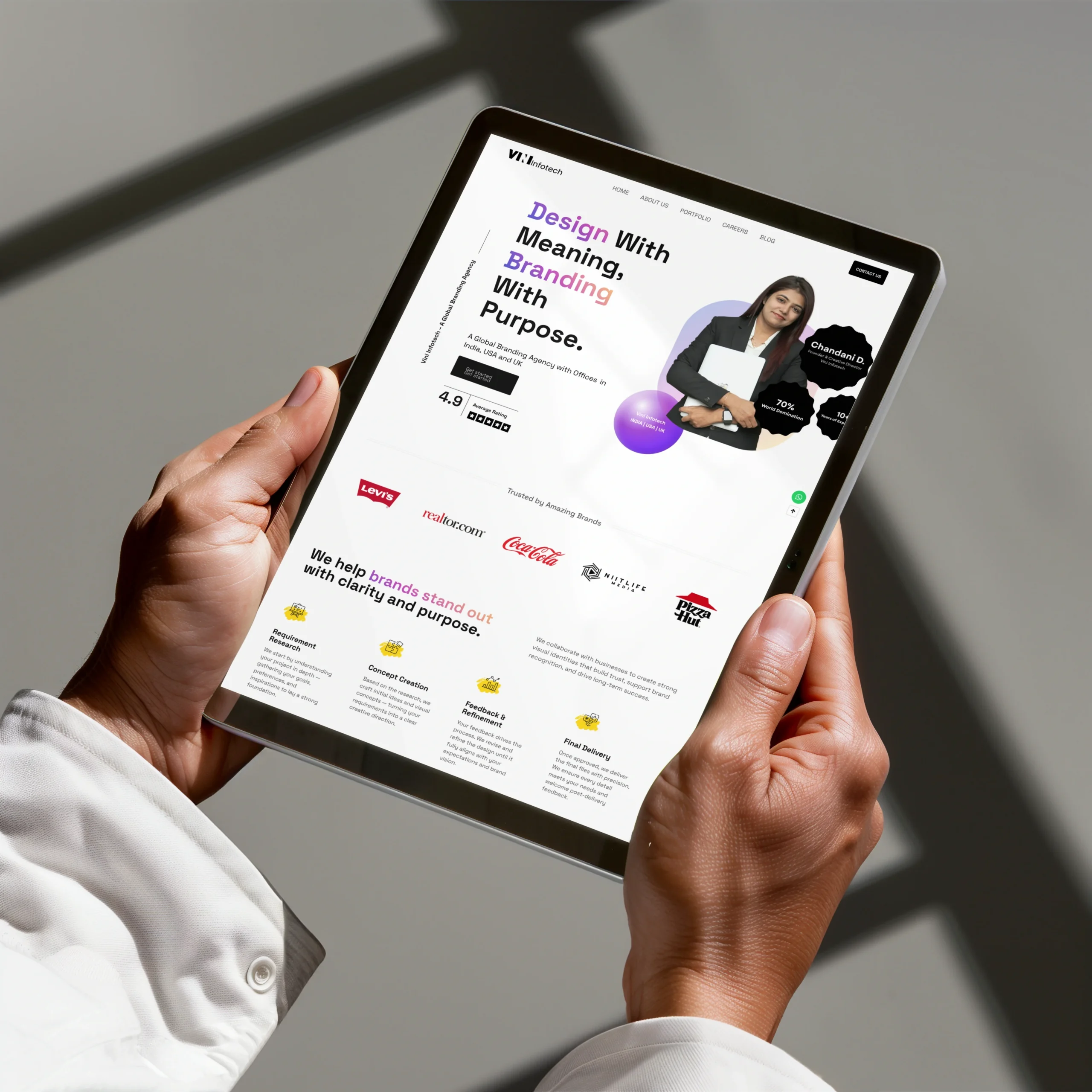 vini infoteach tablet mockup